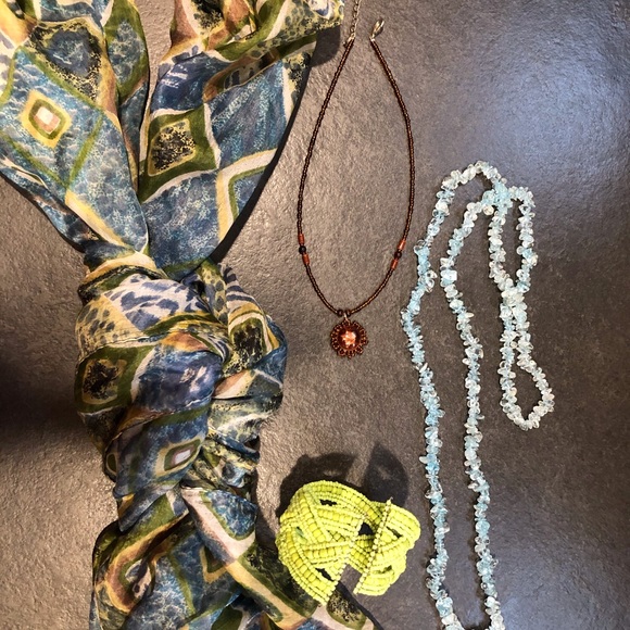 Scarf with coordinating jewelry bundle - Picture 2 of 6